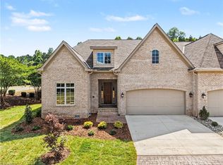 16 Creswell Manor Dr, Greensboro, NC 27407