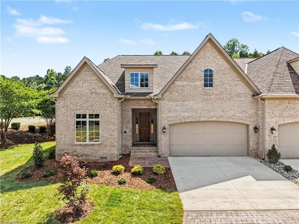 16 Creswell Manor Dr, Greensboro, NC 27407