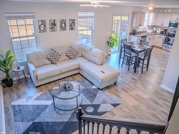 3rd image of 48 Brisbane Dr