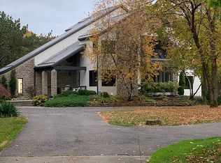 3250 Knoll Dr, Columbus, OH 43230