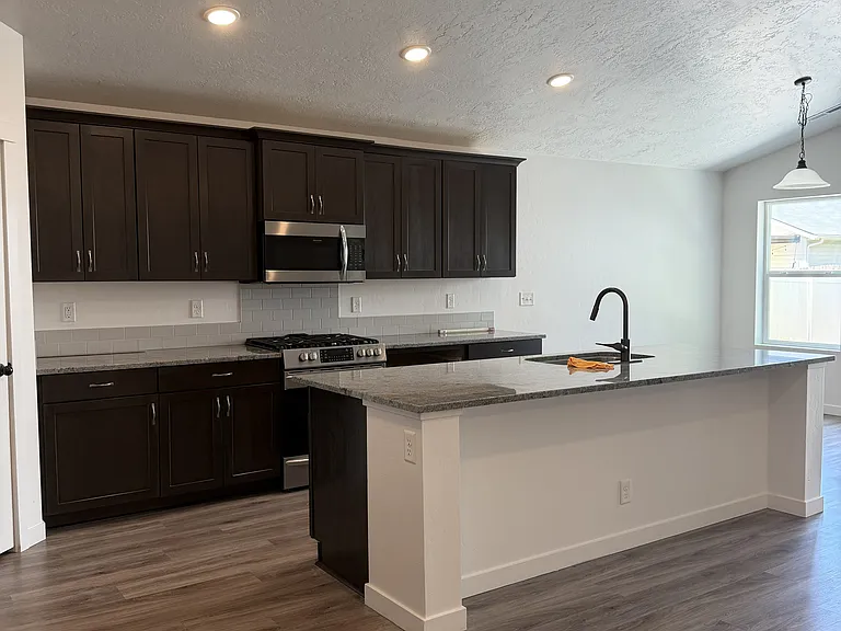 246 W Waukesha St — Photo 6