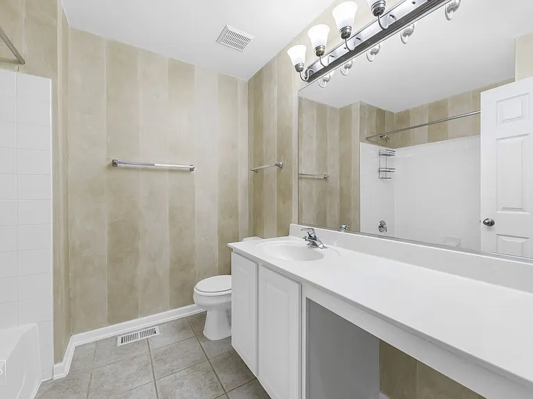 831 Genesee Dr — Photo 9