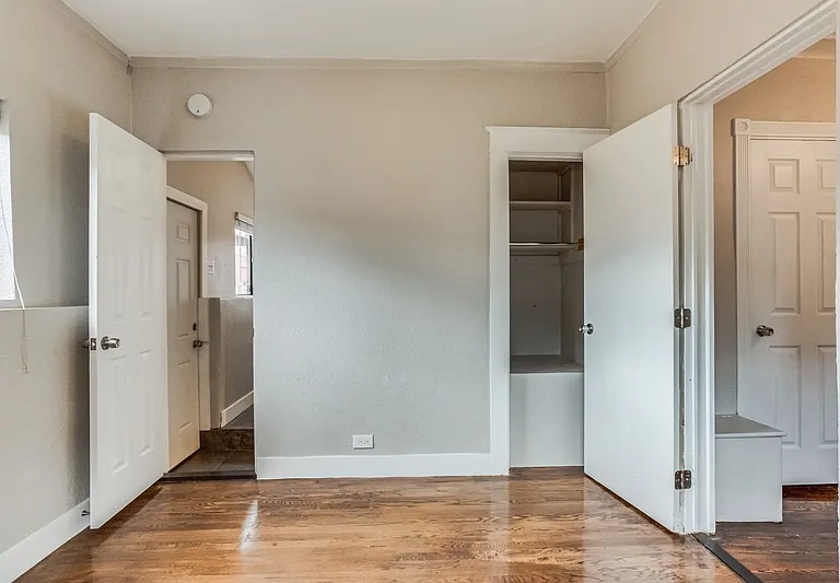 4435 N Clay St — Photo 24