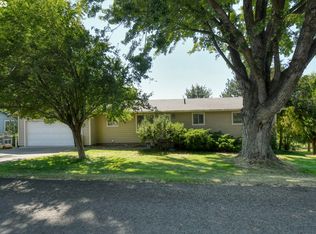 71670 SW Valley View Dr, Pendleton, OR 97801