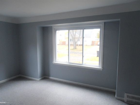 5th image of 16727 Sarmorr St