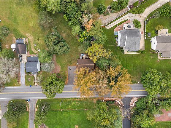 3rd image of 449 Chapel Heights Rd
