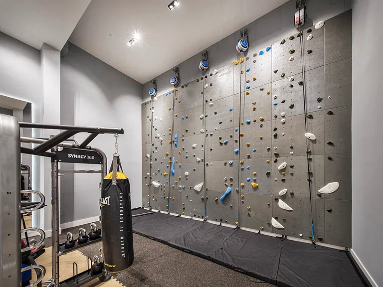 333 GRAND STREET — Photo 17