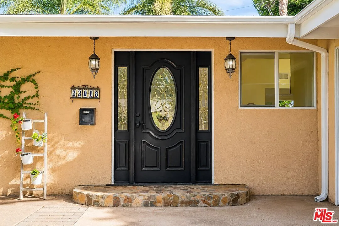 3 bed, 2.5 bath, 1942 sqft, $5,000 — Photo 1