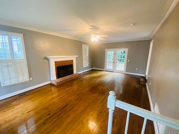 2nd image of 221 Rosebank Dr