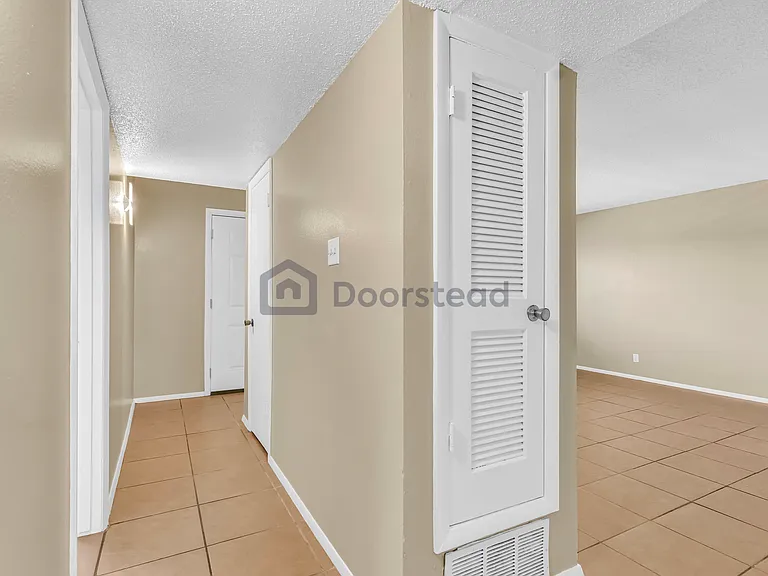 9400 Montrose Ct #31 — Photo 18