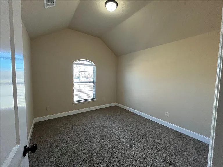 3826 Hyde Park Dr — Photo 18