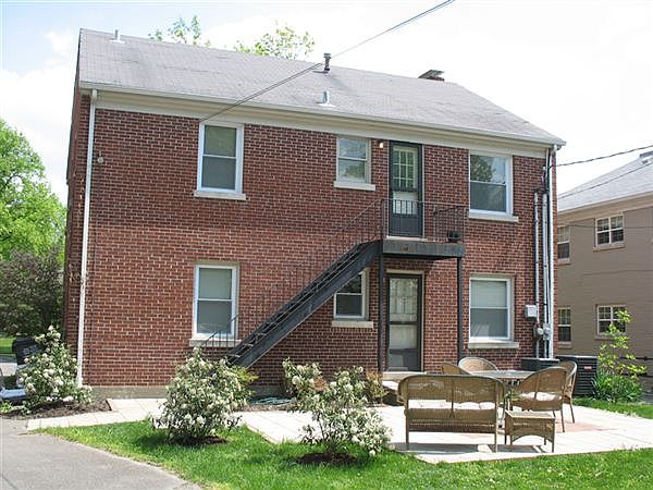 Duke Back w furniture