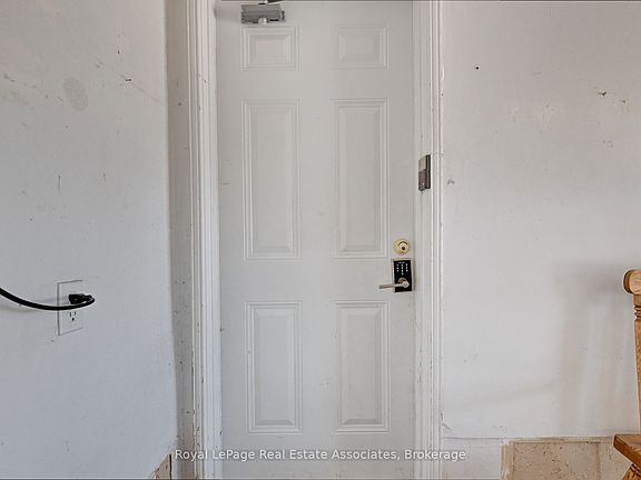 3rd image of 41 Greenview Cir
