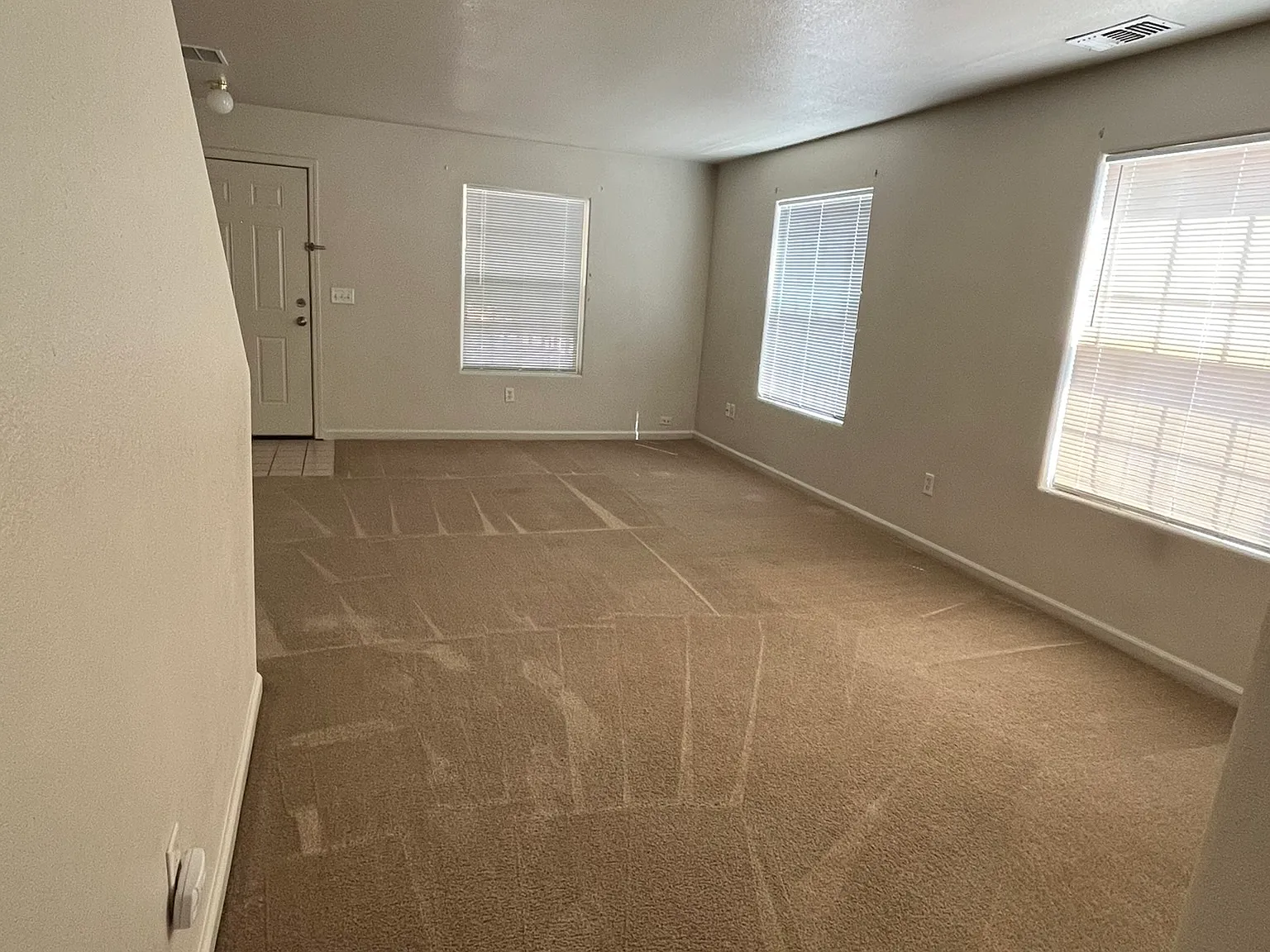 2 bed, 1.5 bath, 1320 sqft, $2,100 — Photo 3