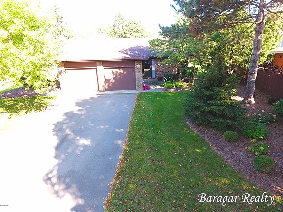2nd image of 2131 Cranbrook Dr NE