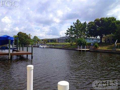 Direct Sailboat access home just minutes to open water.