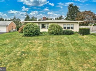 218 Sheffield Dr, Dallastown, PA 17313