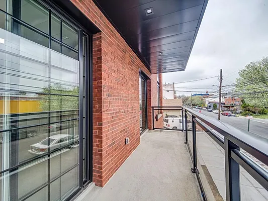 Rented by Bouklis Group | media 21