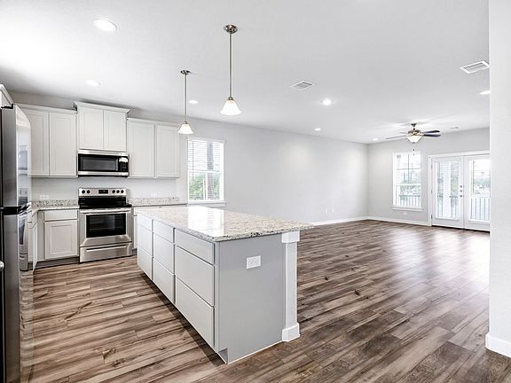 3rd image of 614 Errol St Unit 301