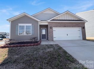 155 Scotsway Ct, Troutman, NC 28166