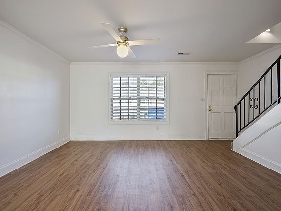 4th image of 10 Villa Ct SE