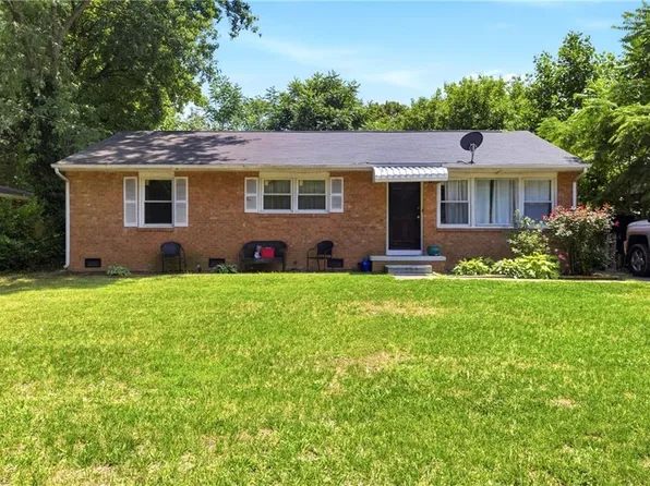 1608 E Cone Blvd, Greensboro, NC 27405