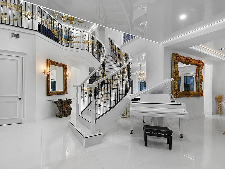 377 Squire Dr — Photo 6