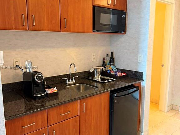 3rd image of 18001 Collins Ave #1118