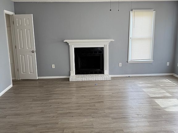 4th image of 12002 Sugar Mill Cir SE #B