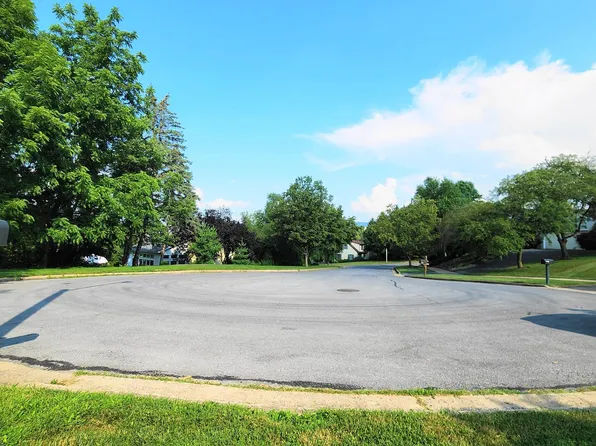 1206 Sawgrass Cir, State College, PA 16801