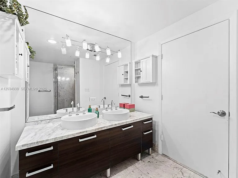 244 Biscayne Blvd #701 — Photo 23