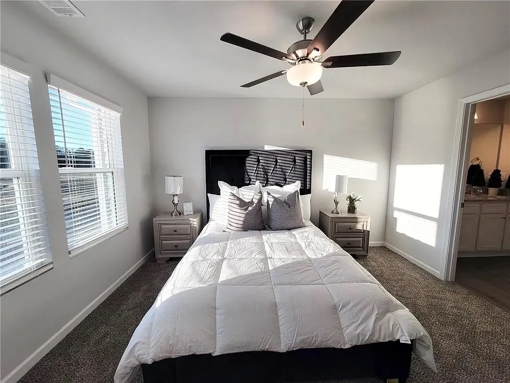 3 bed, 2.5 bath, 1538 sqft, $1,800 — Photo 3