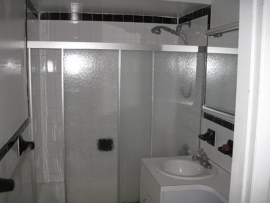 Rented by 18 REALTY | media 43