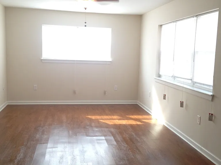 1139 E Ocean View Ave — Photo 2