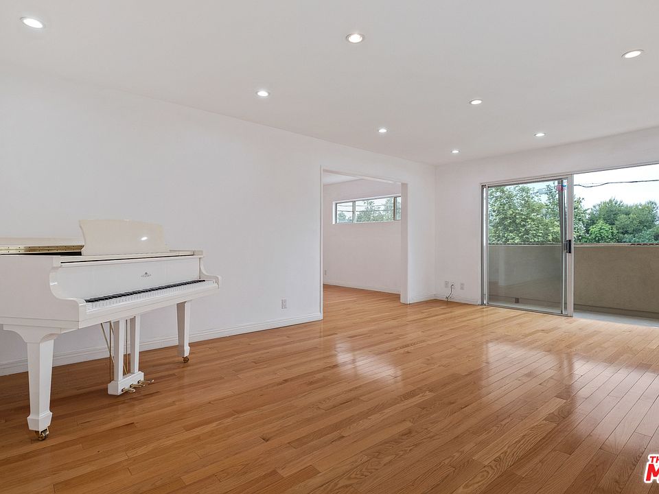 1st image of 6339 Morse Ave APT 205