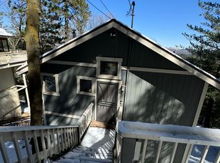 957 Coulter Pine Rd, Crestline, CA 92325