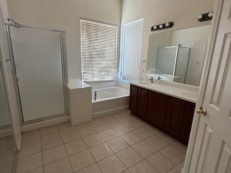 1085 San Tropez Ct — Photo 26
