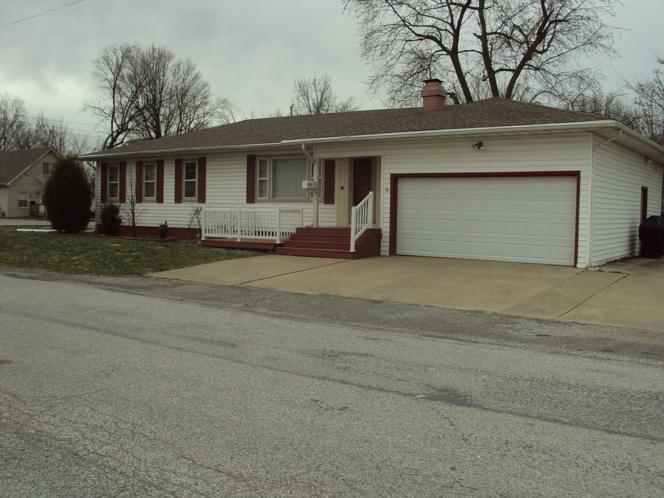 1st image of 1100 N Whitman Dr