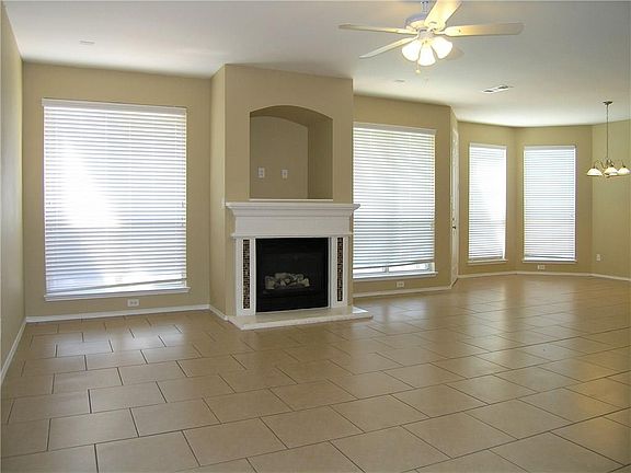 5th image of 8301 Tanglerose Dr