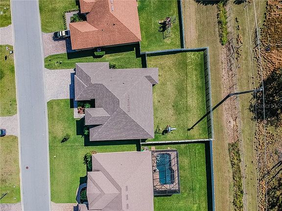 3rd image of 7041 Highlands Creek Ave