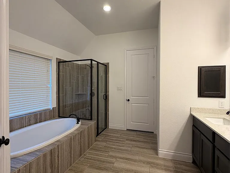 3319 Sky Run Ct — Photo 35