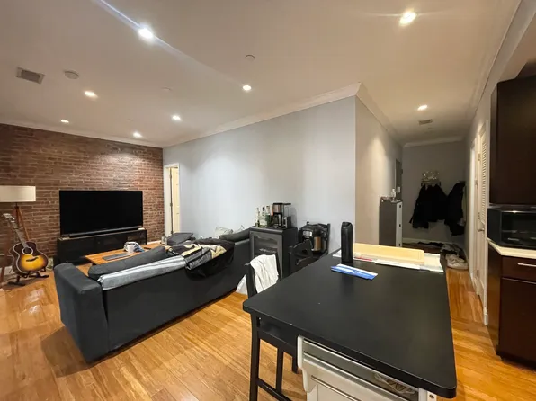 27 East 7th Street image 1 of 10