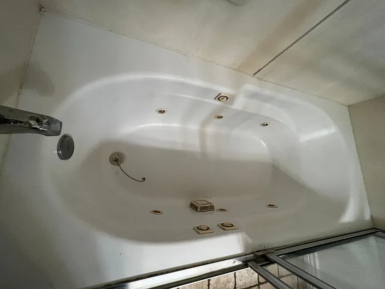 11 E 2200 S — Photo 16