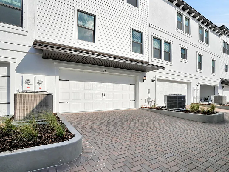5351 Bridge St — Photo 6
