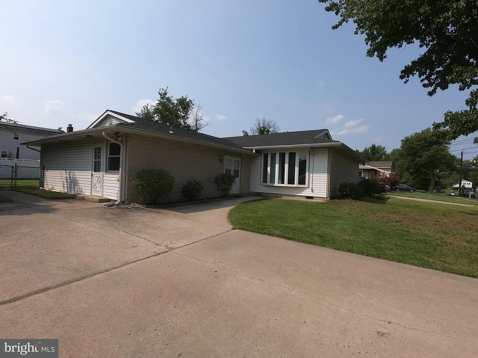 4 bed, 2.0 bath, 2172 sqft, $3,500 — Photo 1