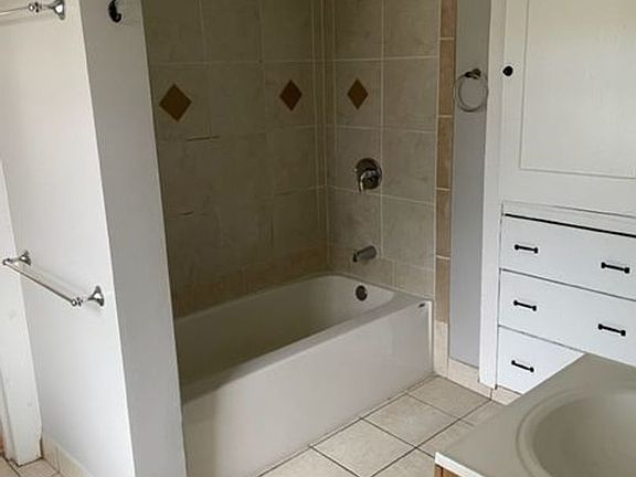4th image of 2646 N Moreland Blvd APT 5