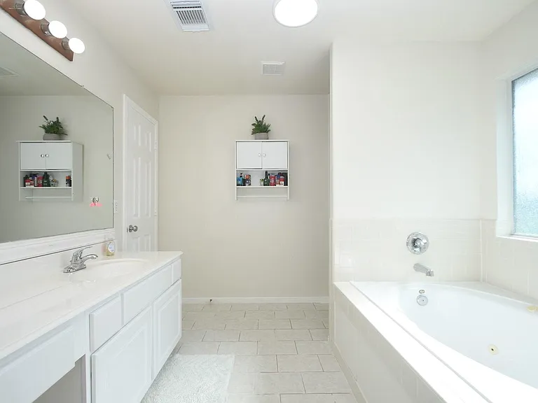 2110 Dolan Hills Ct — Photo 11
