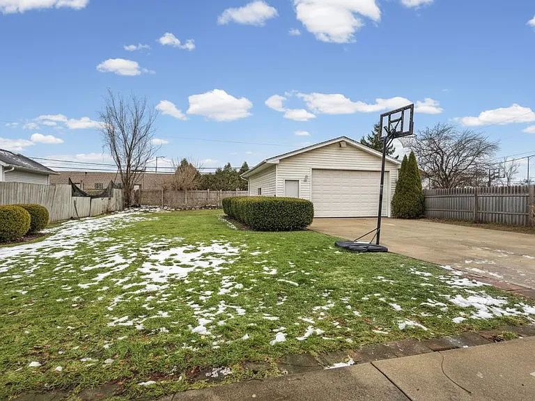 1N742 Forest Ave — Photo 6