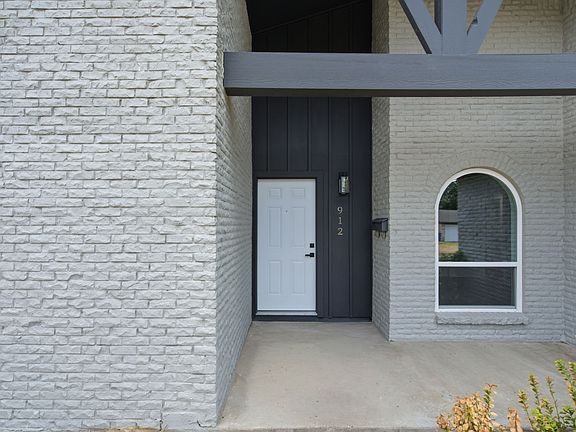 4th image of 912 Kelley Dr