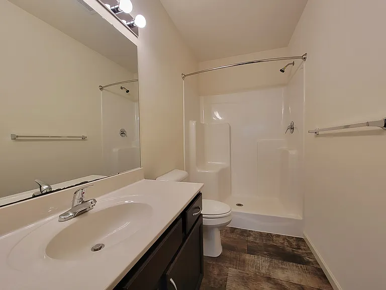 Holly Tree Apartments — Photo 39